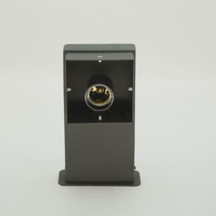 چراغ حیاطی دیواری سلطنتی